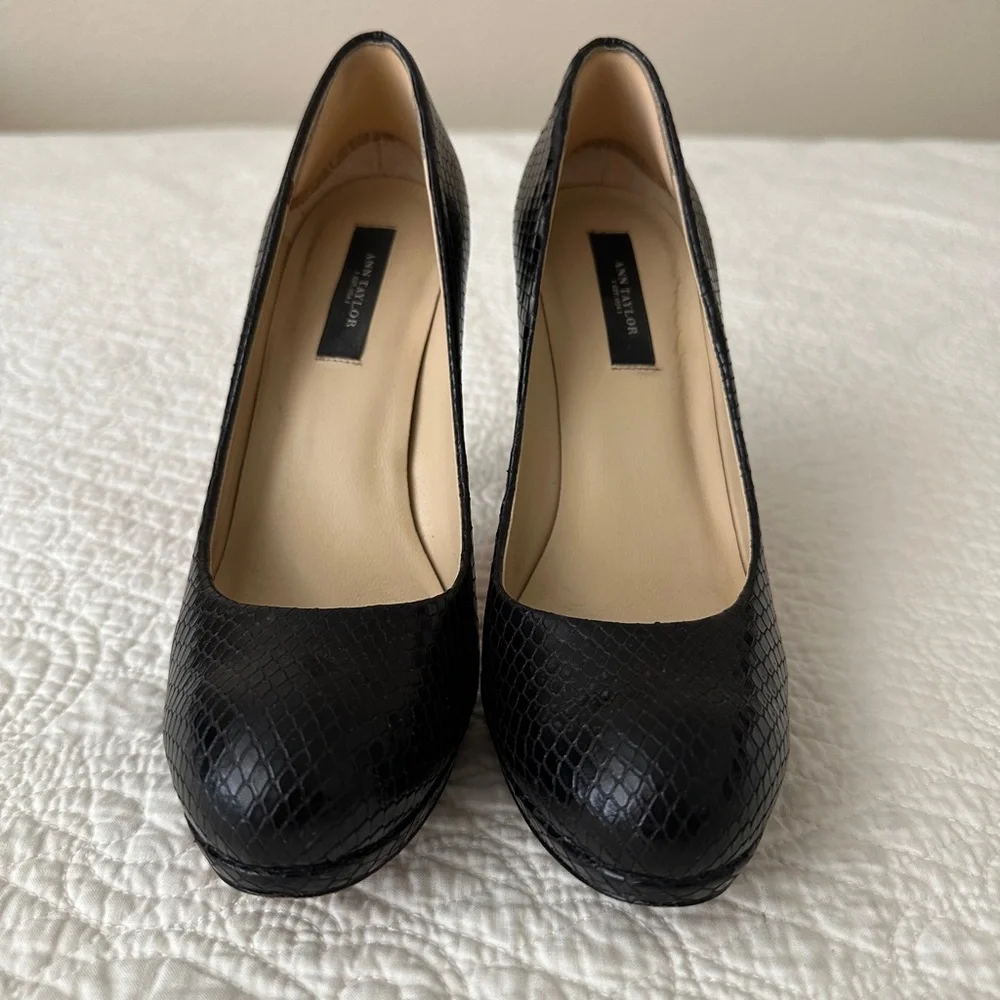 Ann Taylor Women’s Perfect Platform Pumps Heels Shoes Black Croc Texture Leather